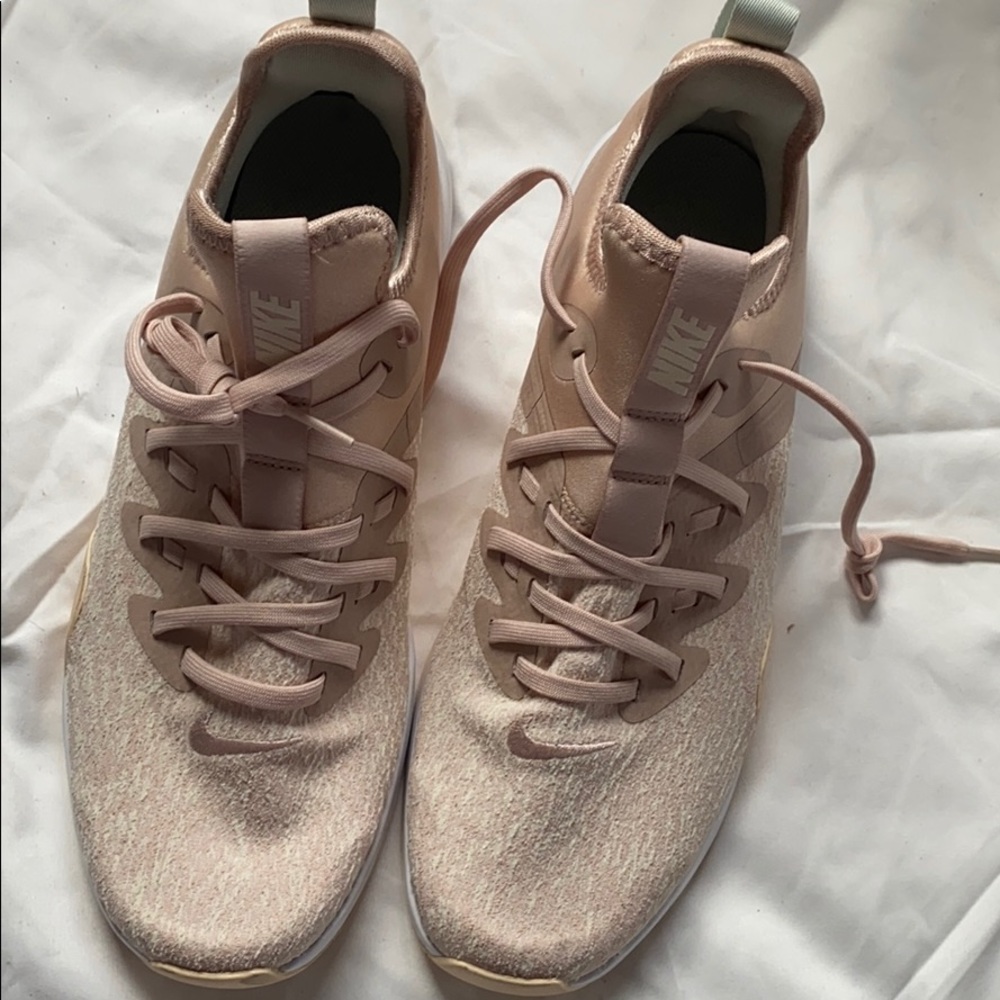 Nike shoes women